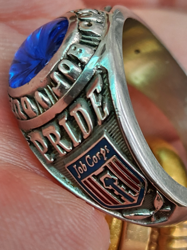 nhẫn mỹ xưa hột xanh biển tia màu Sapphire