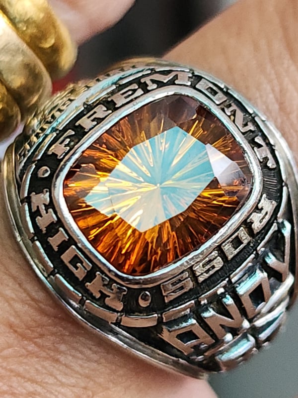 nhẫn mỹ xưa hột vàng tia hổ phách hãng Jostens ltm
