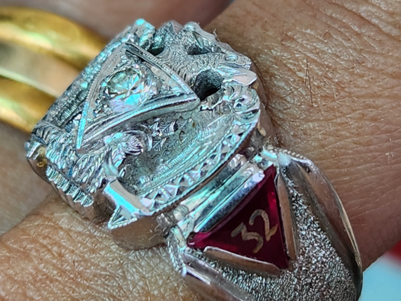 nhẫn mỹ xưa masonic 10k white gold 3ly9 diamond