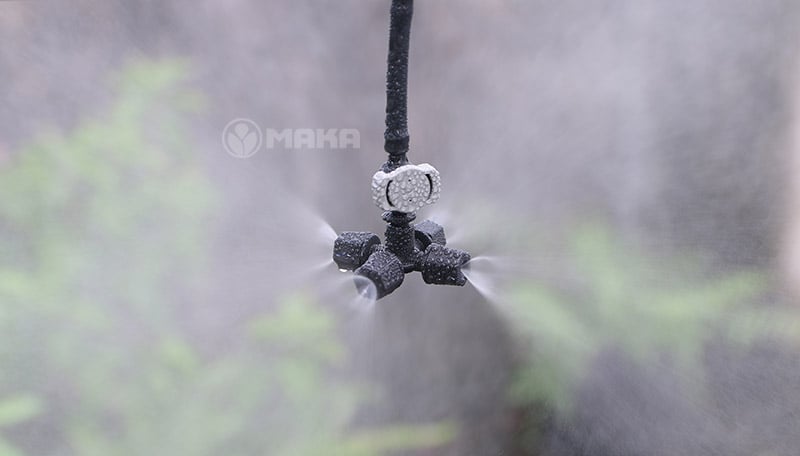 bec-phun-suong-outlet-fogger-4-cho-tia-nuoc-min-va-deu