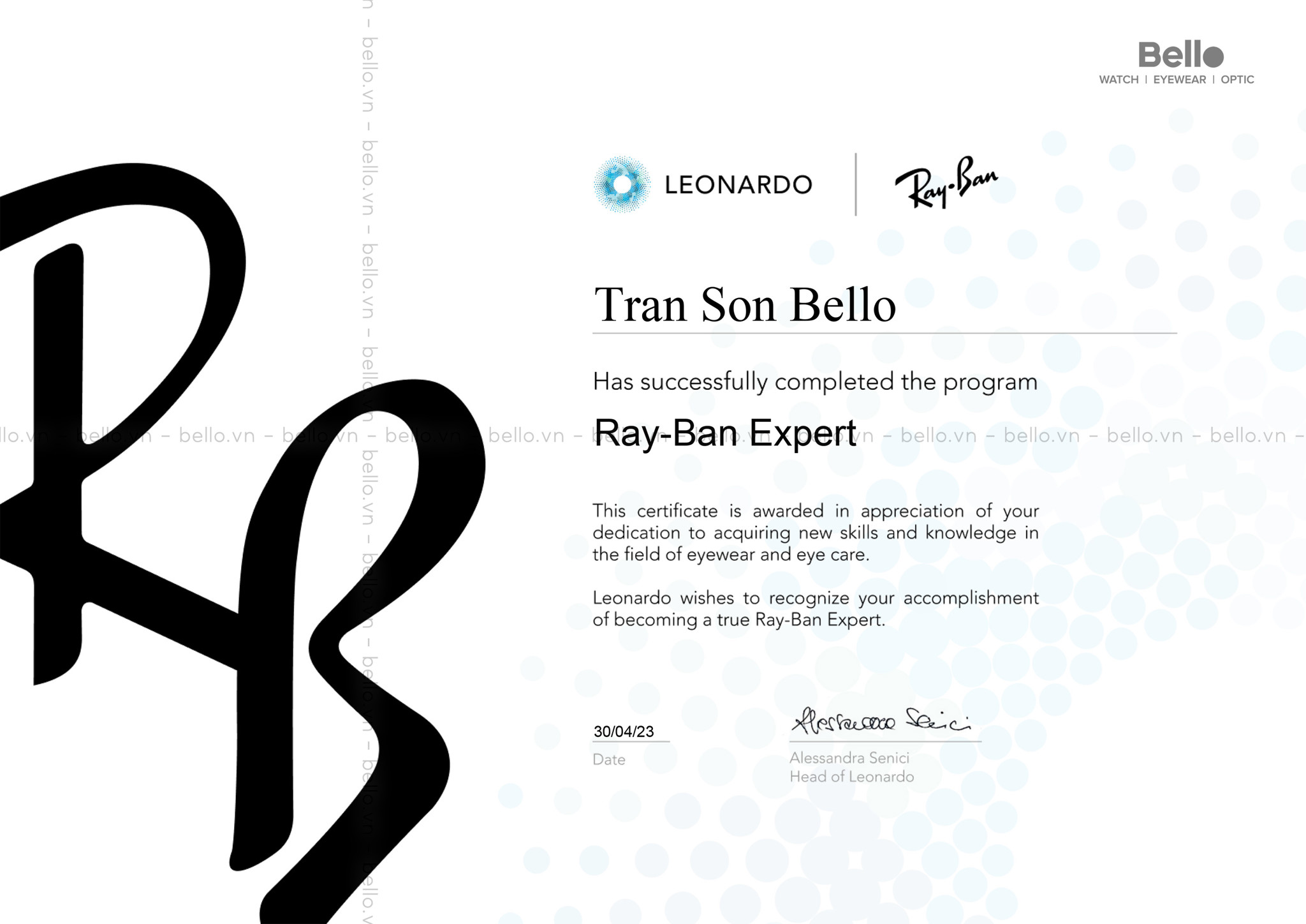 Chứng nhận Chuyên gia Ray-Ban - Ray-Ban Expert từ EssilorLuxottica