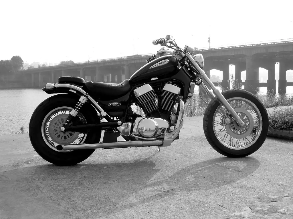 Bình Ắc Quy Xe Suzuki Intruder VS 1400 Chính Hãng