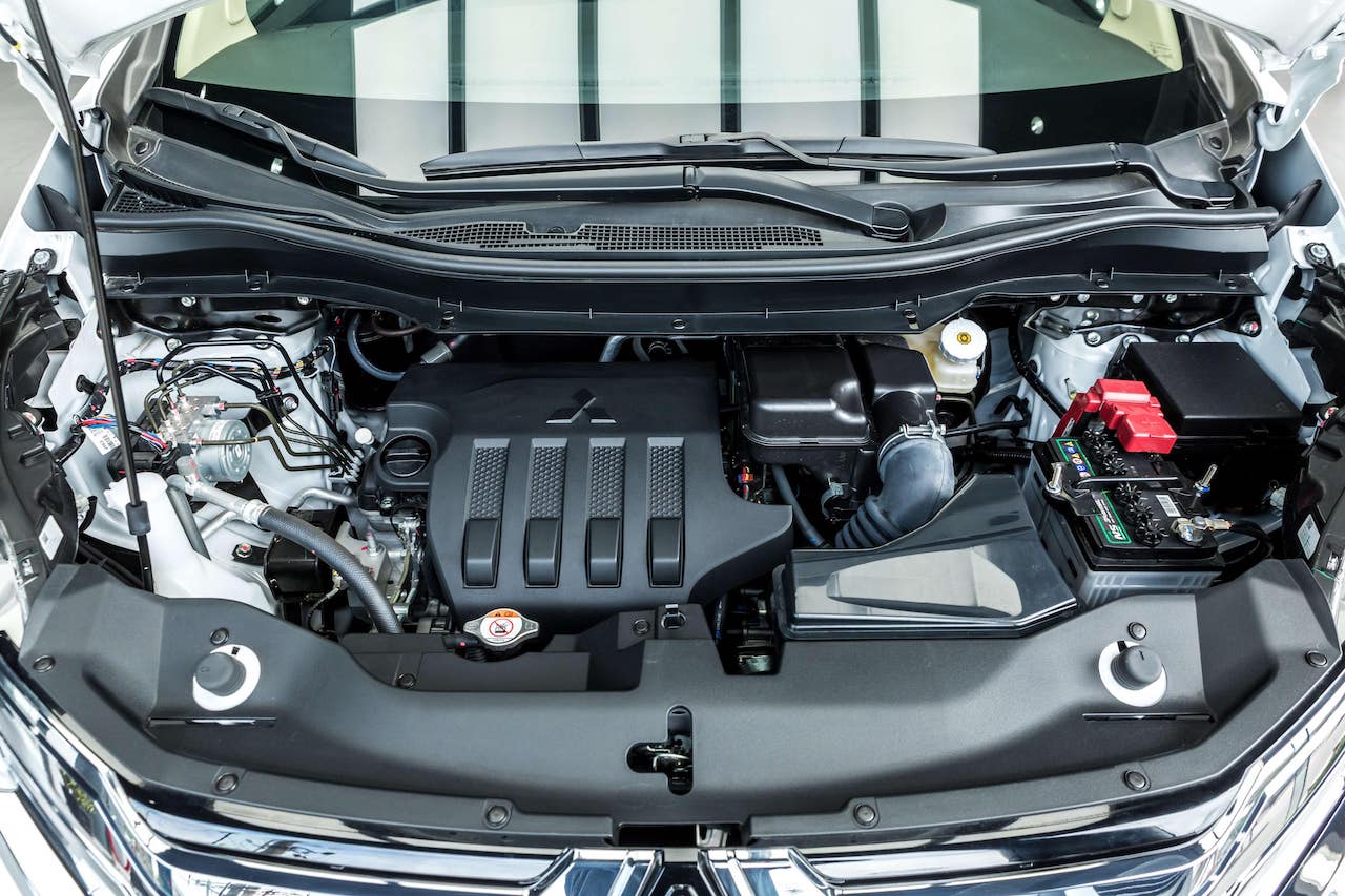 Ắc Quy Xe Mitsubishi Xpander  12V-40Ah, Giá Thành và Loại Ắc Quy Thay Thế?