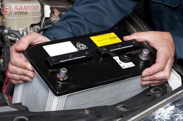 Kiểm tra và thay bình ắc quy thường xuyên để xe hoạt động tốt