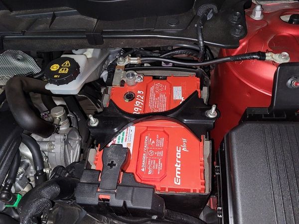 thay ắc quy ô tô mazda cx5