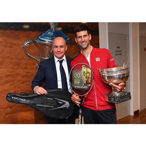 Cây vợt vàng của Novak Djokovic