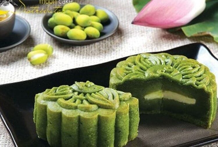 Cách làm bánh trung trà xanh nhân trứng muối