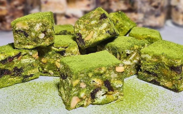 Cách làm kẹo sữa hạt Nougat Matcha ngọt ngào thơm ngậy