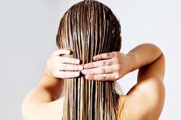 Những sai lầm khi dùng dầu xả mềm mượt tóc