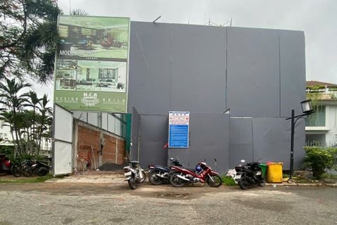 RAY - VILLA ANH NHÂN NAM THÔNG , QUẬN 7