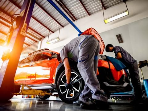6 sai lầm khi bảo dưỡng ô tô khiến bạn “tiền mất tật mang”
