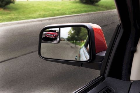 Cách chỉnh gương chiếu hậu để thoát điểm mù trên ô tô