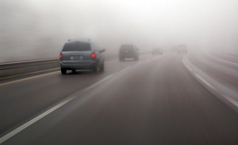 11 mẹo giúp bạn chạy xe an toàn trong sương mù