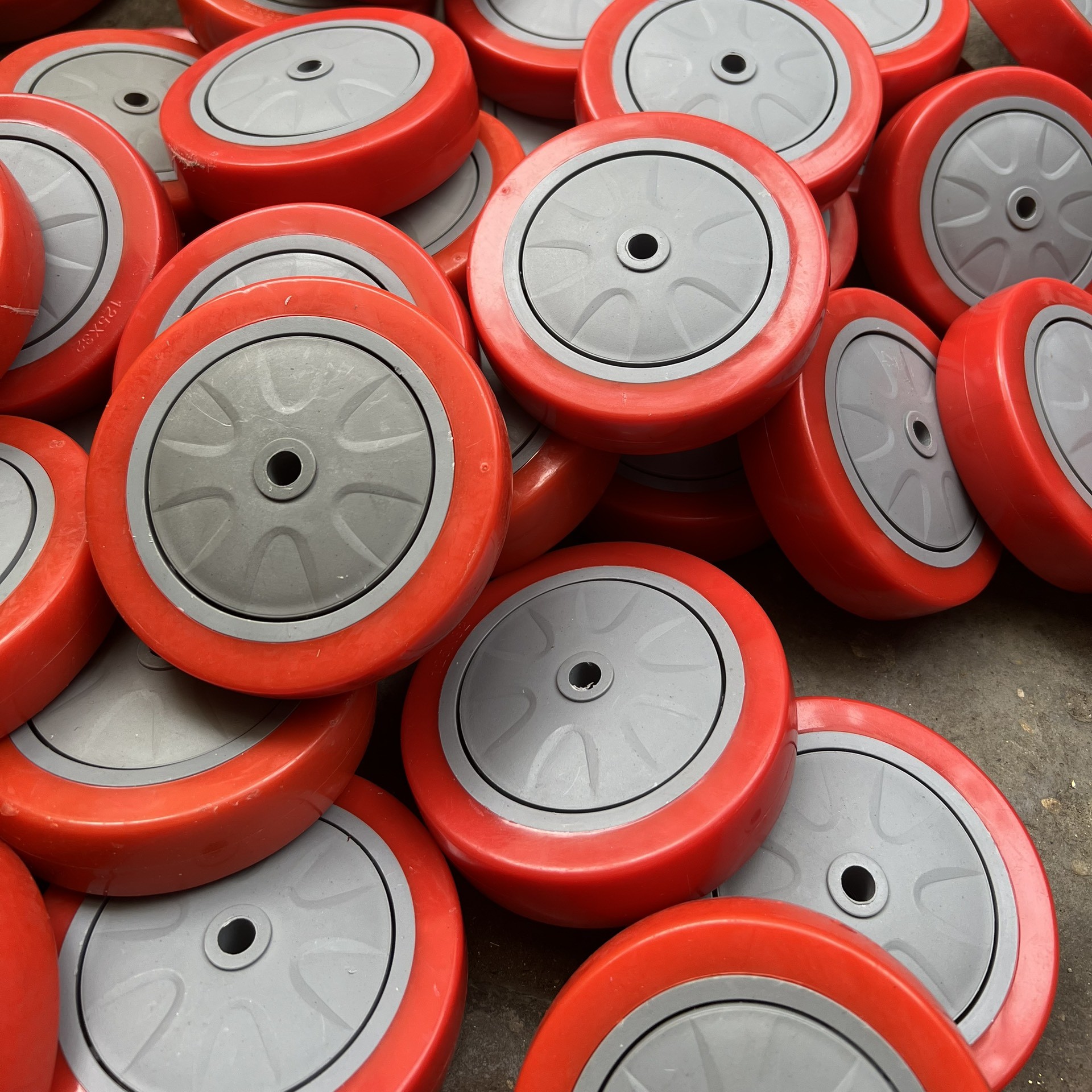 Bánh xe đẩy nhựa PU (Polyurethane) cực bền AHN