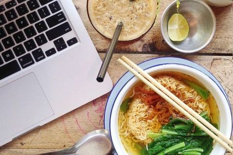 CÙNG THUỞNG THỨC MÌ TÔM CHANH BÒ KHÔ HẤP DẪN CÙNG THUỞNG THỨC MÌ TÔM CHANH BÒ KHÔ HẤP DẪN