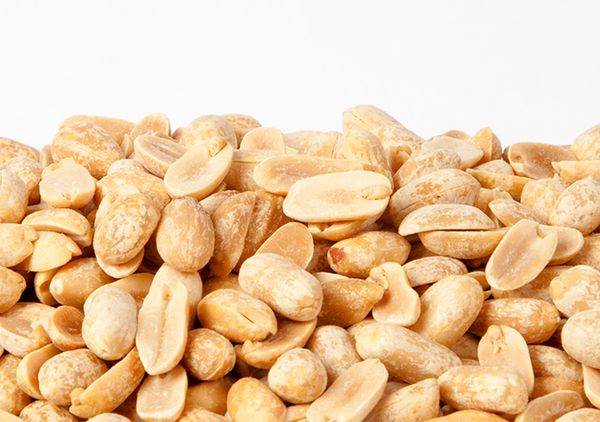 Đậu phộng muối lột vỏ Tân Tân lon 125g