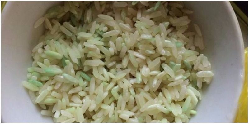 Cách nhận biết gạo bị mốc