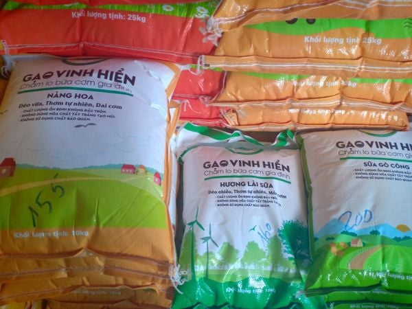 Cửa hàng gạo Anh Trọng cung cấp dòng sản phẩm gạo thương hiệu Vinh Hiển: an toàn - chất lượng