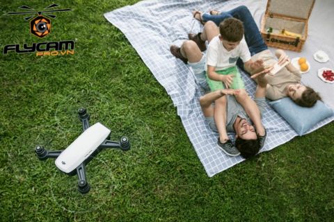 spark-drone-cho-tre-em