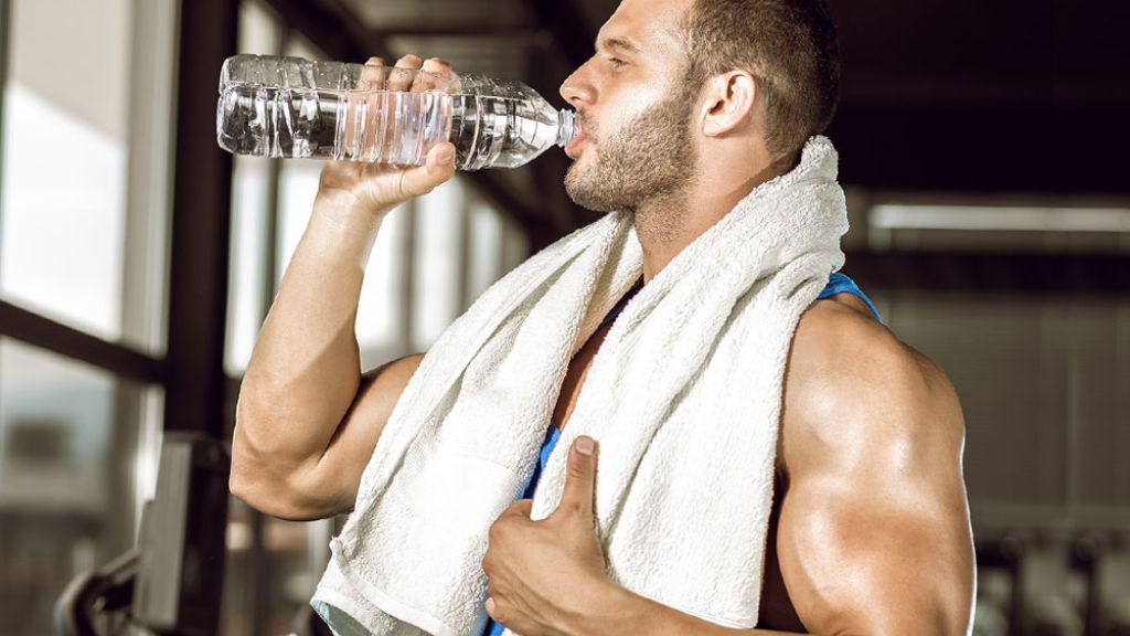 Tập Gym mang gì? 10 Món đồ tập gym mà người tập hay mang theo