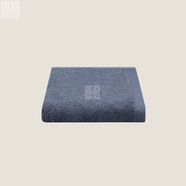 có nên đi spa nặn mụn không​
