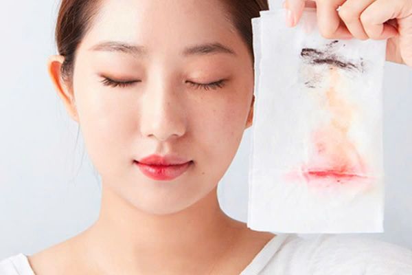 Khăn giấy ướt tẩy trang