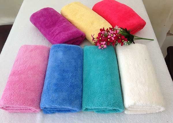 Khăn cotton và khăn microfiber