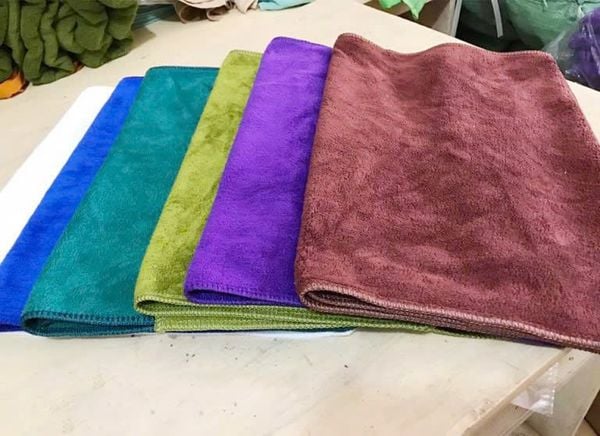 Khăn cotton và khăn microfiber