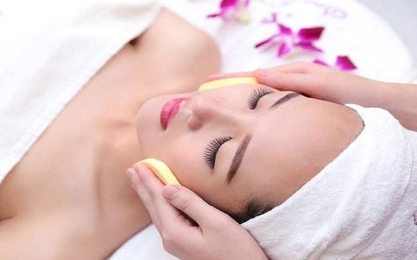 lợi ích khăn nóng trong massage