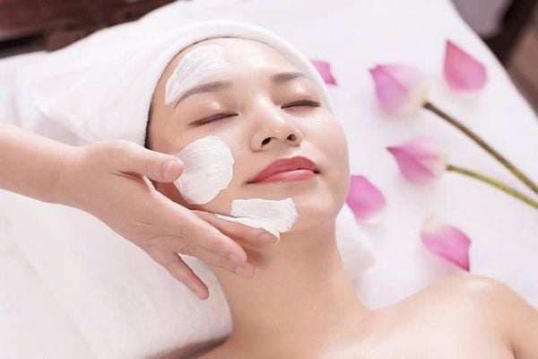 các bước chăm sóc da cơ bản tại spa