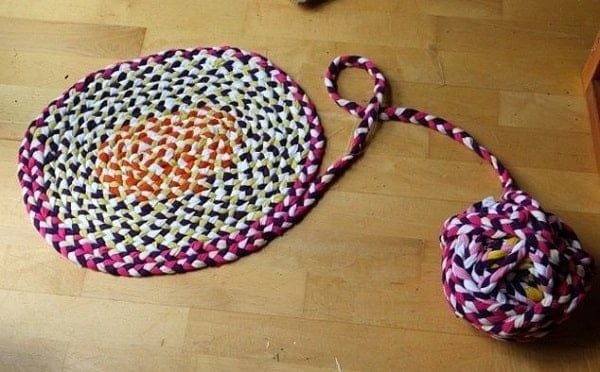cách làm thảm chùi chân từ vải vụn