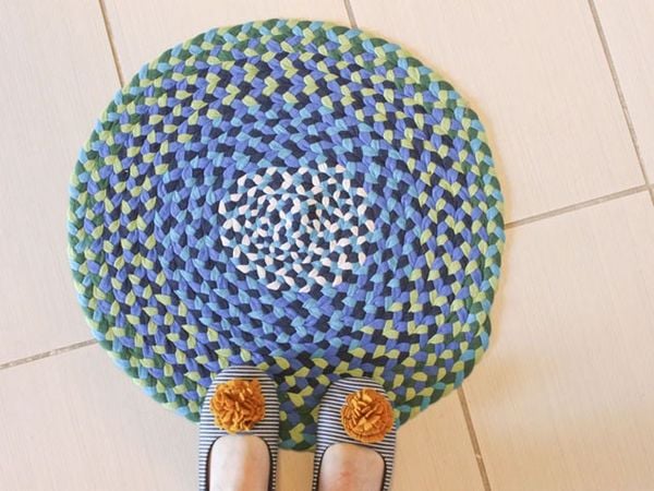 cách làm thảm chùi chân từ vải vụn