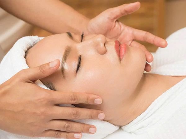 các bước chăm sóc da cơ bản tại spa