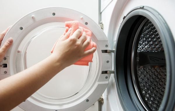 cách khử mùi hôi khăn tắm