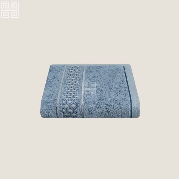 có nên đi spa nặn mụn không​