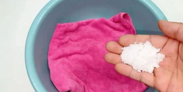 khử mùi ẩm mốc cho khăn