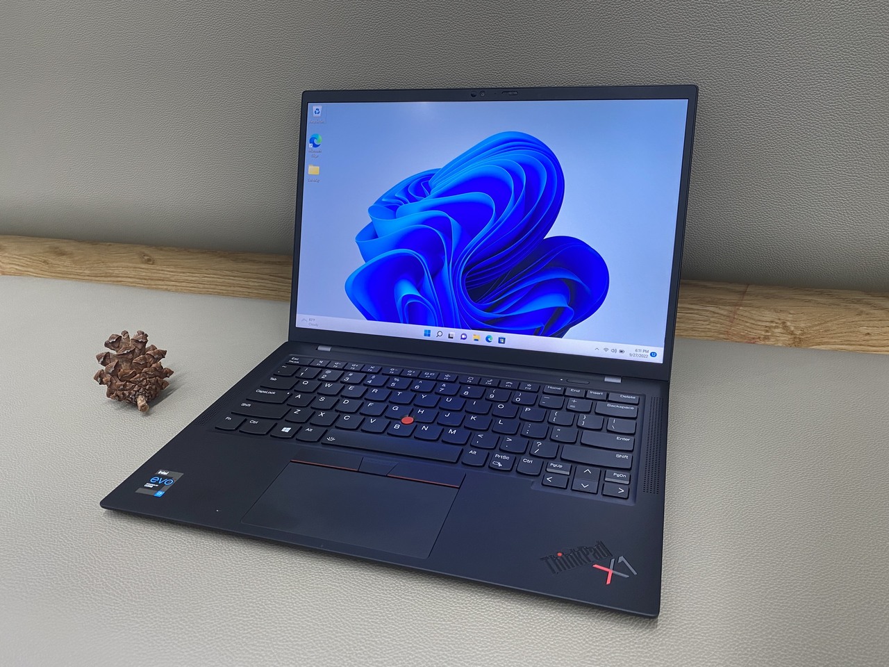Lenovo ThinkPad X1 Carbon Gen 9 2021 – Tất Thành Laptop