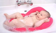 Tắm cho em bé sơ sinh tại nhà đúng cách, mẹ đã biết?