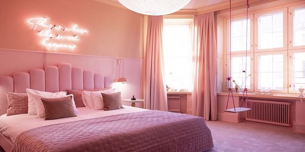 Màu hồng không chỉ đẹp mà còn có ý nghĩa sâu sắc trong thiết kế phòng ngủ
