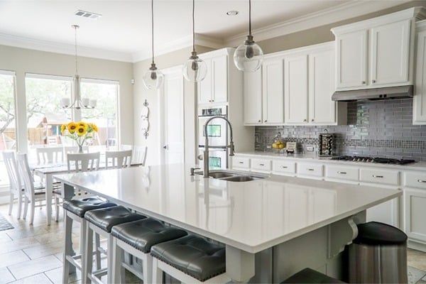 Sơn chống thấm màu trắng là loại sơn chuyên dụng kháng nước vượt trội