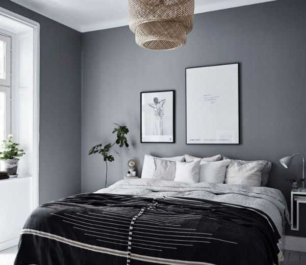 Phòng ngủ với tông màu xám đậm tạo không gian bí ẩn với sự cá tính mạnh mẽ và hấp dẫn
