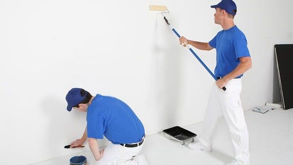 Bề mặt tường là yếu tố ảnh hưởng đến lượng sơn cần dùng