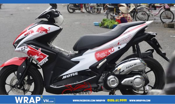 Nên mua Yamaha NVX 155 2021 hay Honda Air Blade 150 2021  Sơn xe máy
