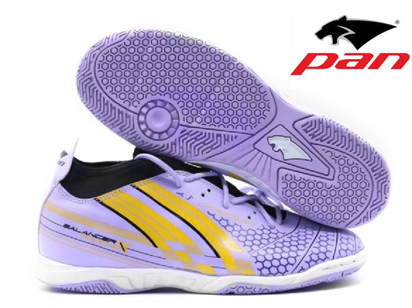 Giày đá bóng Pan Balancer Touch X LTD phù hợp với form chân bè ngang