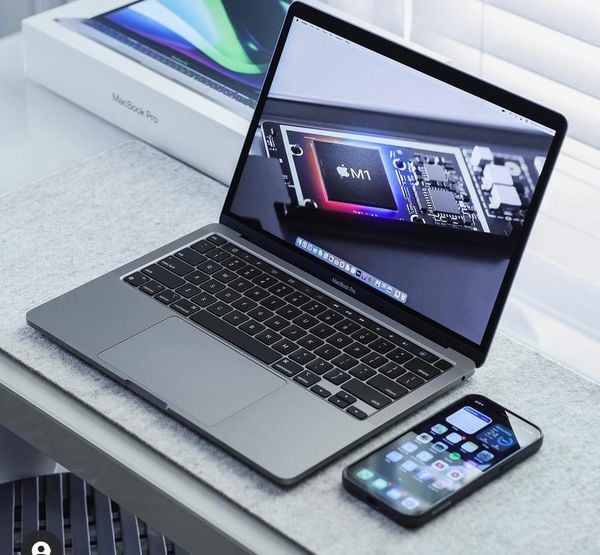 毎年即完売 美品☆MacBook Pro 2020 CTO ノートPC - www.delicato.lt