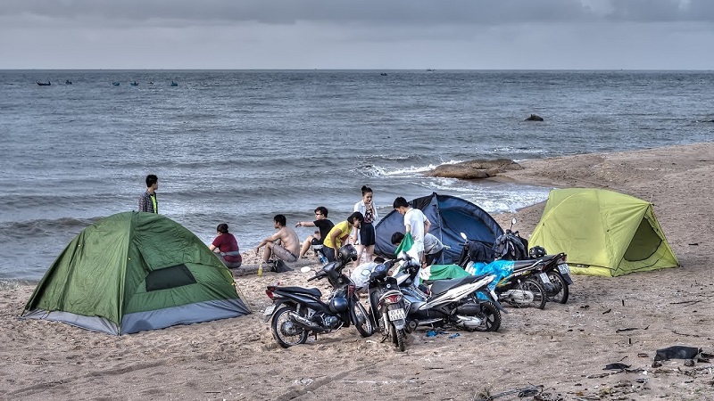 cắm trại trên bãi biển