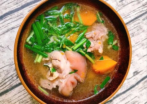Kinh nghiệm dân gian dùng móng giò lợn lợi sữa cho phụ nữ ít sữa sau sinh có đúng không?