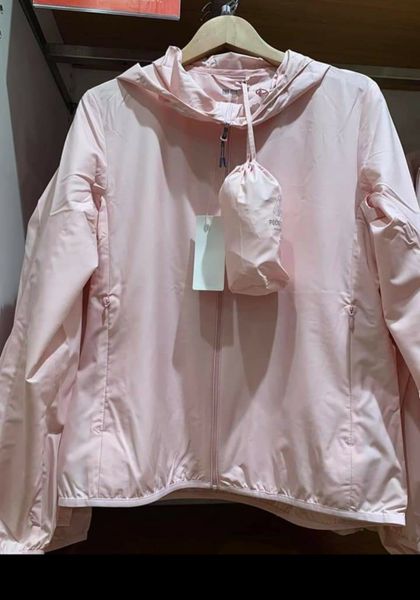 Áo khoác chống nắng nữ vải dù họa tiết Uniqlo 2019 415862