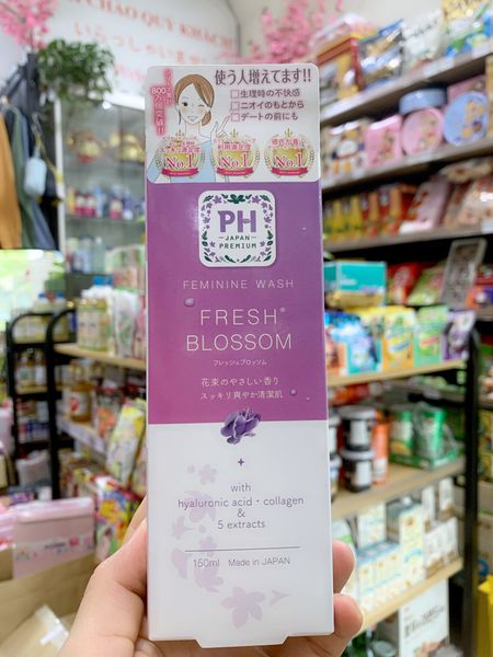 Dung dịch vệ sinh phụ nữ PH Care Hương hoa