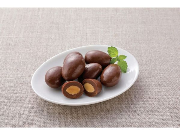 Socola bọc hạnh nhân Meiji Almond 79g